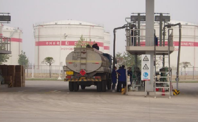 桁架結構,俗稱大鶴管流體裝載臂,俗稱小鶴管 大鶴管與小鶴管的區別及各自的特點